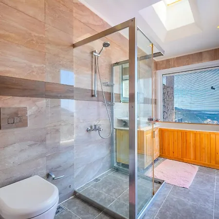 Lux With Inf Pool Jacuzzi - Wac *
